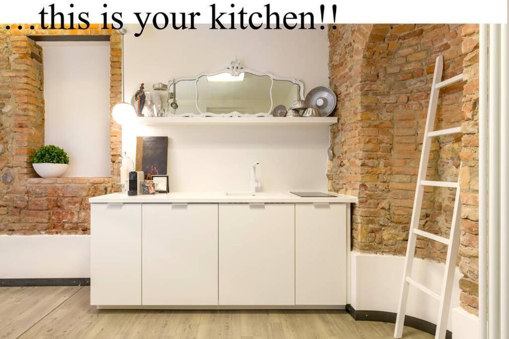 Punto Luce Home In Center Of Verona Exterior photo