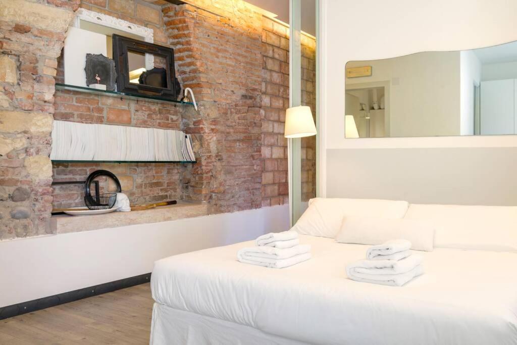 Punto Luce Home In Center Of Verona Exterior photo