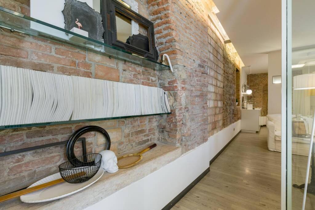 Punto Luce Home In Center Of Verona Exterior photo